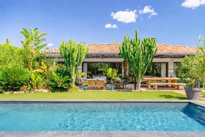 Jolie Villa De Plain Pied Grand Jardin Aménagé Et - Sanary-sur-Mer
