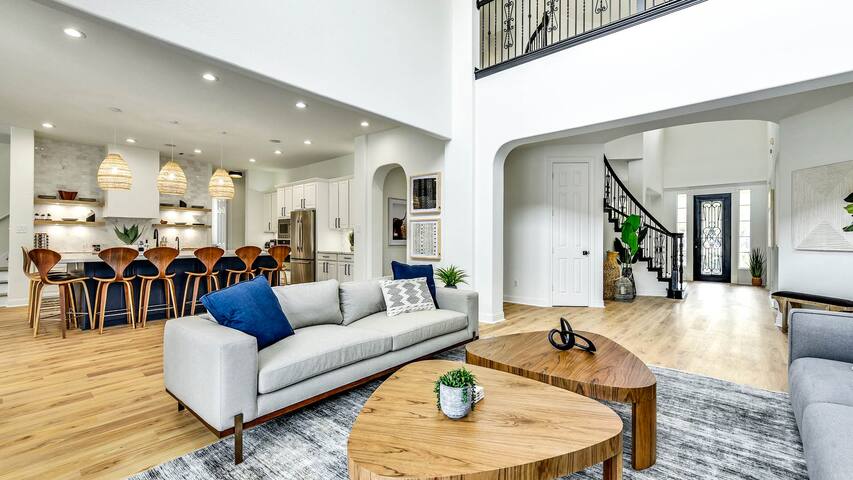 UT Football Fave – Pool, Hot Tub, Fire Pit, More! gallery image 4