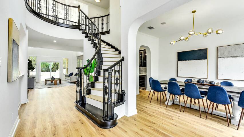 UT Football Fave – Pool, Hot Tub, Fire Pit, More! gallery image 3