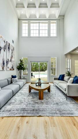 UT Football Fave – Pool, Hot Tub, Fire Pit, More! gallery image 5