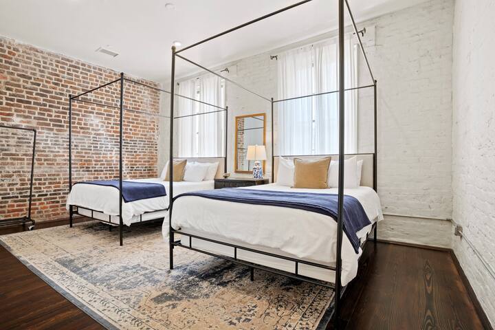 Group-Friendly Suite • Near Bourbon Street gallery image 5