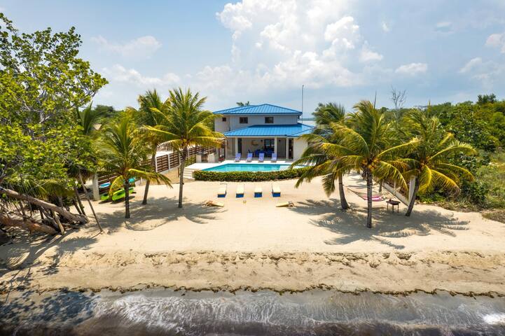 5 Bedroom Beachfront Villa w/ Large Pool & Staff gallery image 2