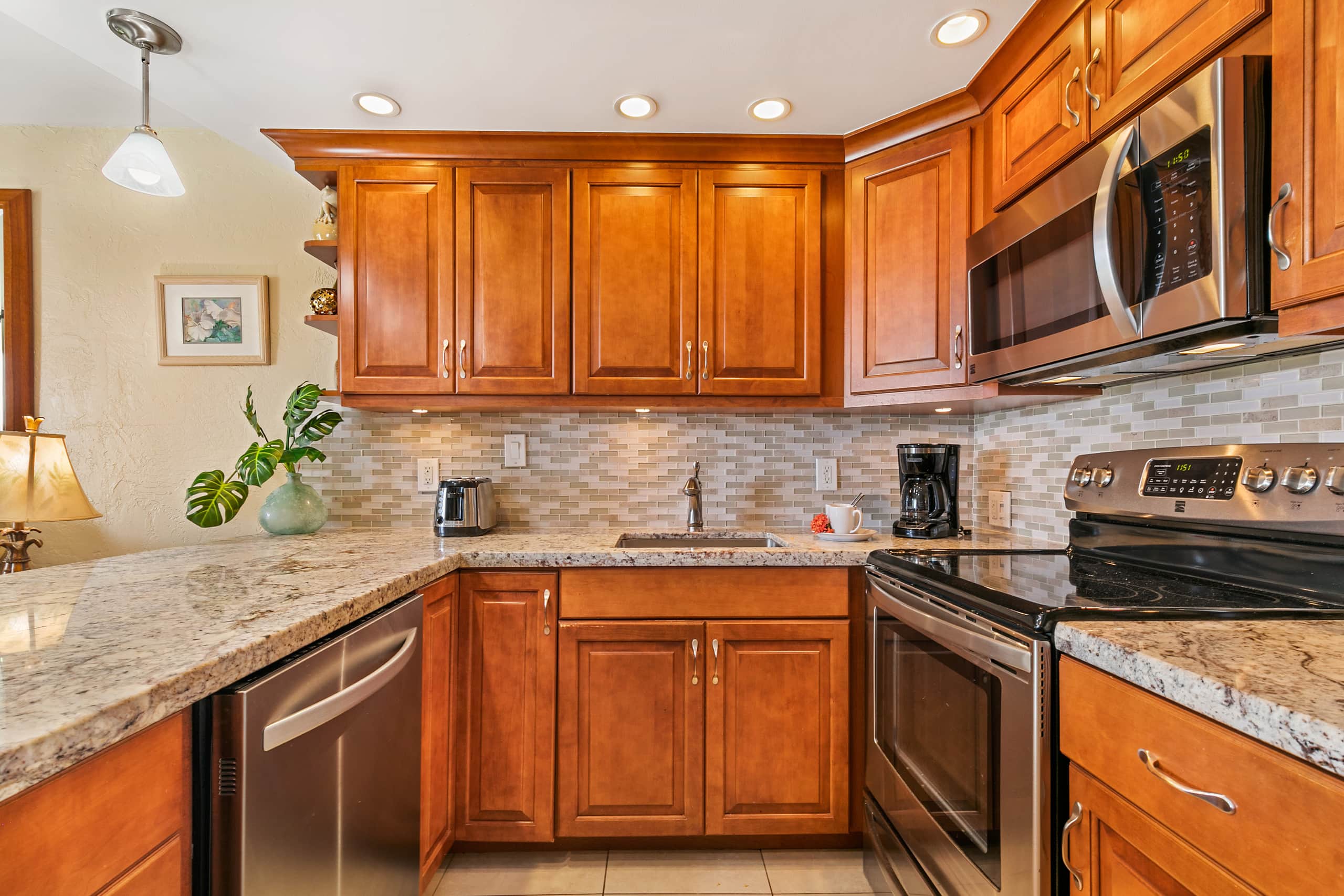 Condo in Lahaina · ★4.75 · 1 bedroom · 2 beds · 1 bath - Image 9