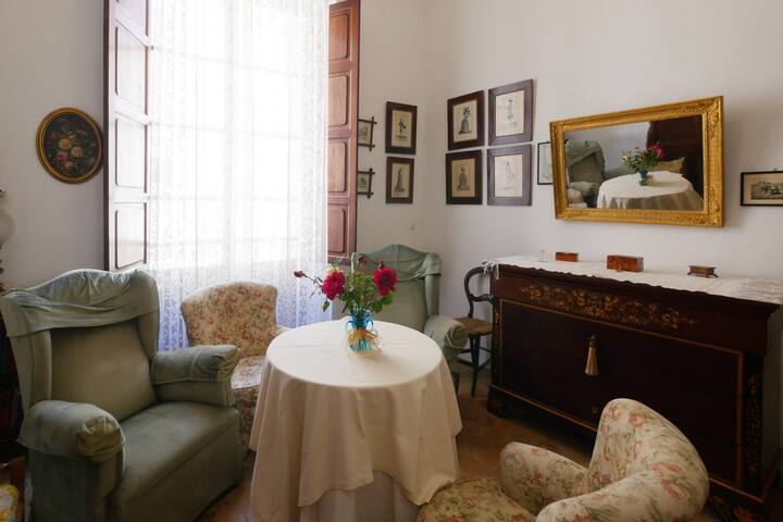 Colomer gallery image 3