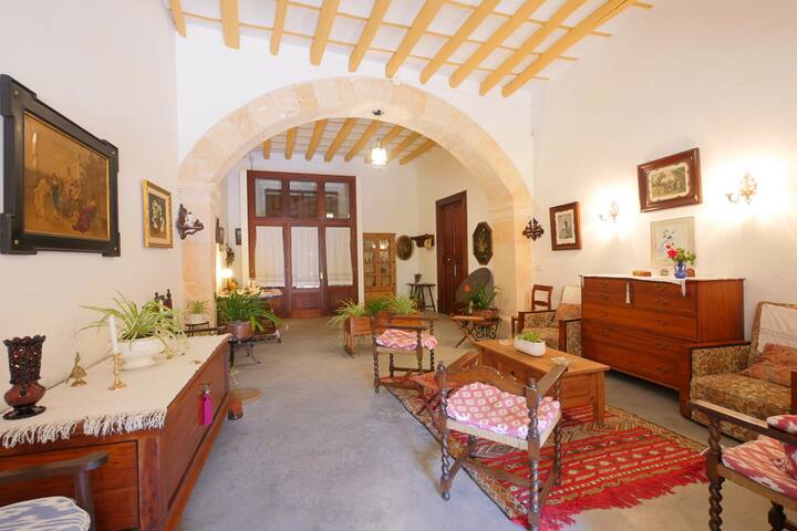 Colomer gallery image 4