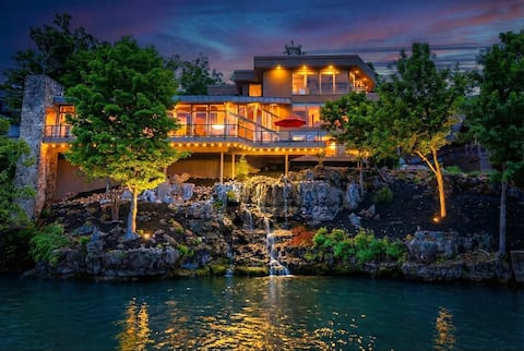 Famous HUGE Views Mansion /Sleeps 36+/Dock/Game Rm