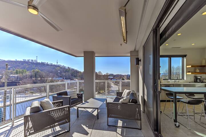 Luxury Condo, Downtown Asheville, Heated Balcony gallery image 2