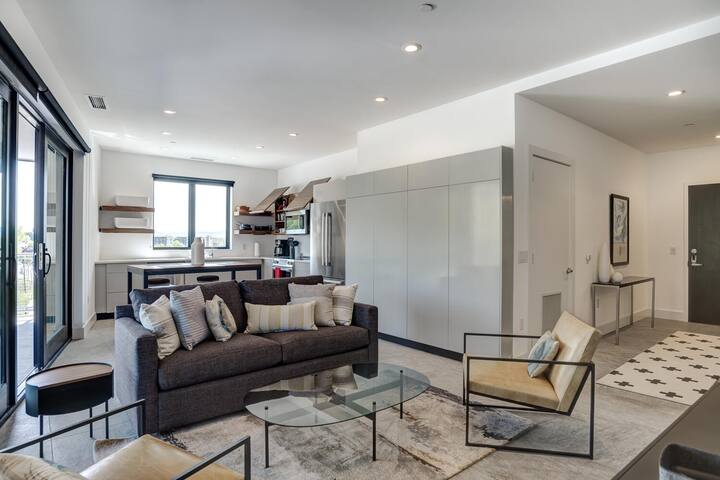 Luxury Condo, Downtown Asheville, Heated Balcony gallery image 3