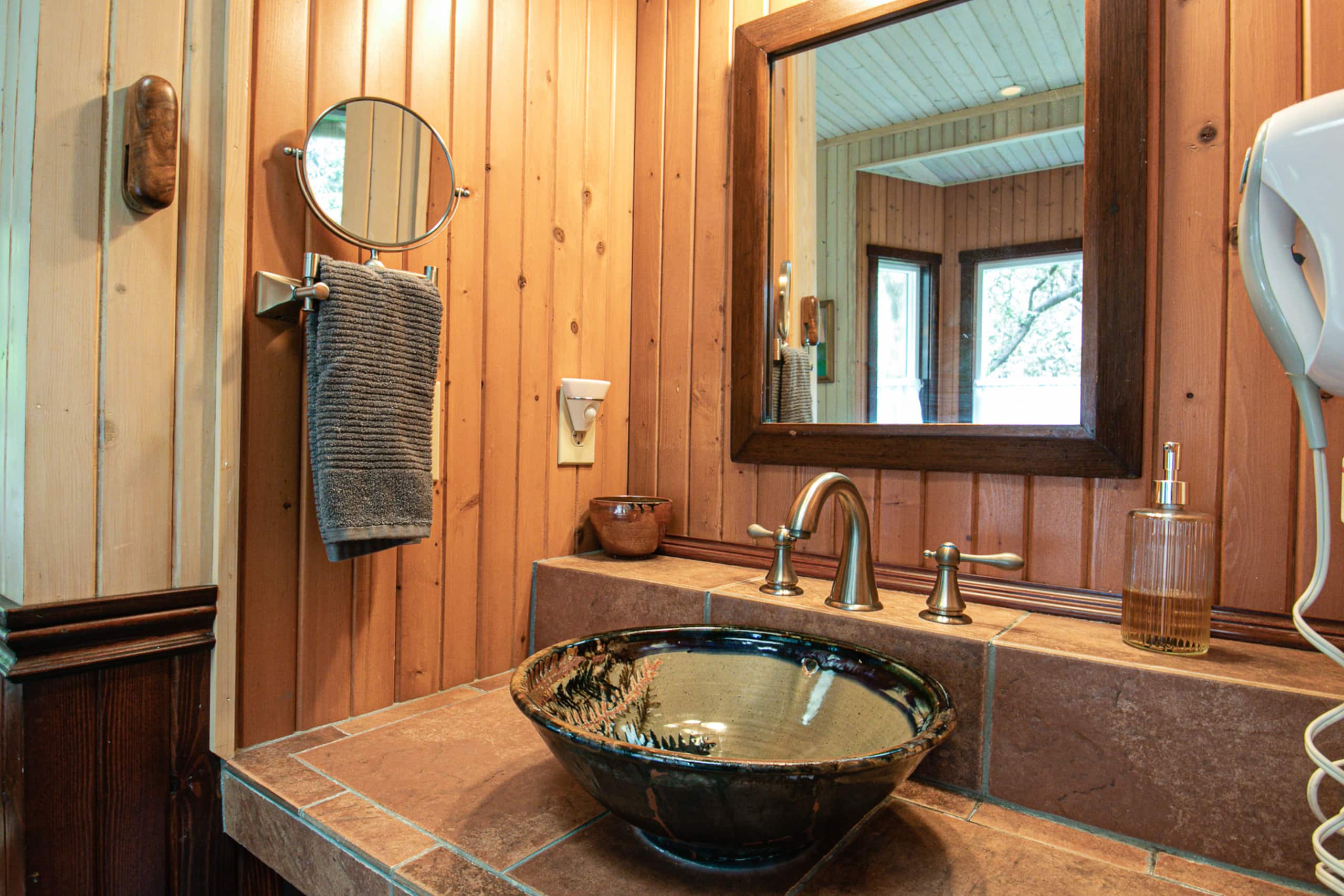 Home in Volcano · ★4.94 · 2 bedrooms · 2 beds · 2 baths - Image 15