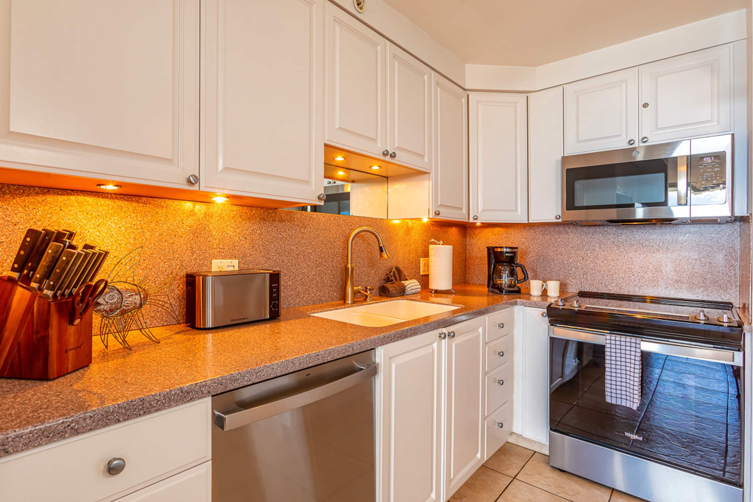 Condo in Kihei · ★4.62 · 2 bedrooms · 3 beds · 2 baths - Image 21