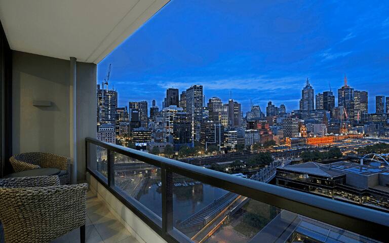 Vogue gallery image 2