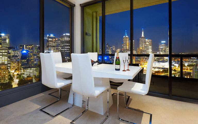 Vogue gallery image 3