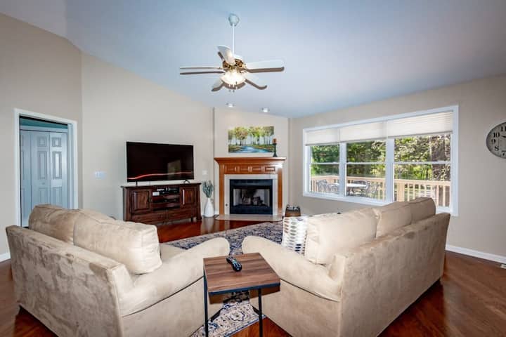 Golfers Paradise! Beautiful Home On Golf Course - Hot Springs Village, AR