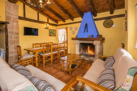 Casa Mirador II. Duplex with fireplace and terrace