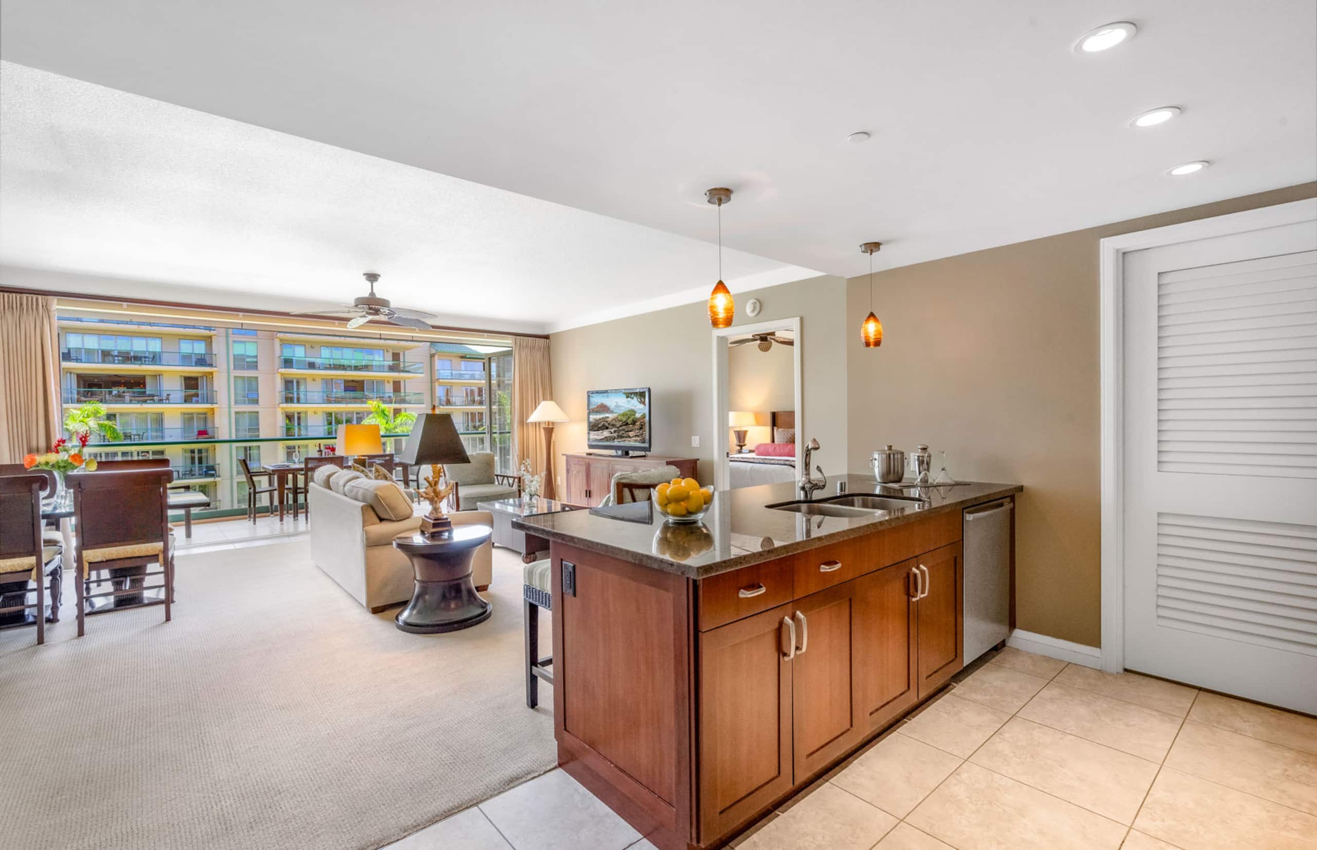 Condo in Lahaina · ★5.0 · 2 bedrooms · 3 beds · 2 baths - Image 2