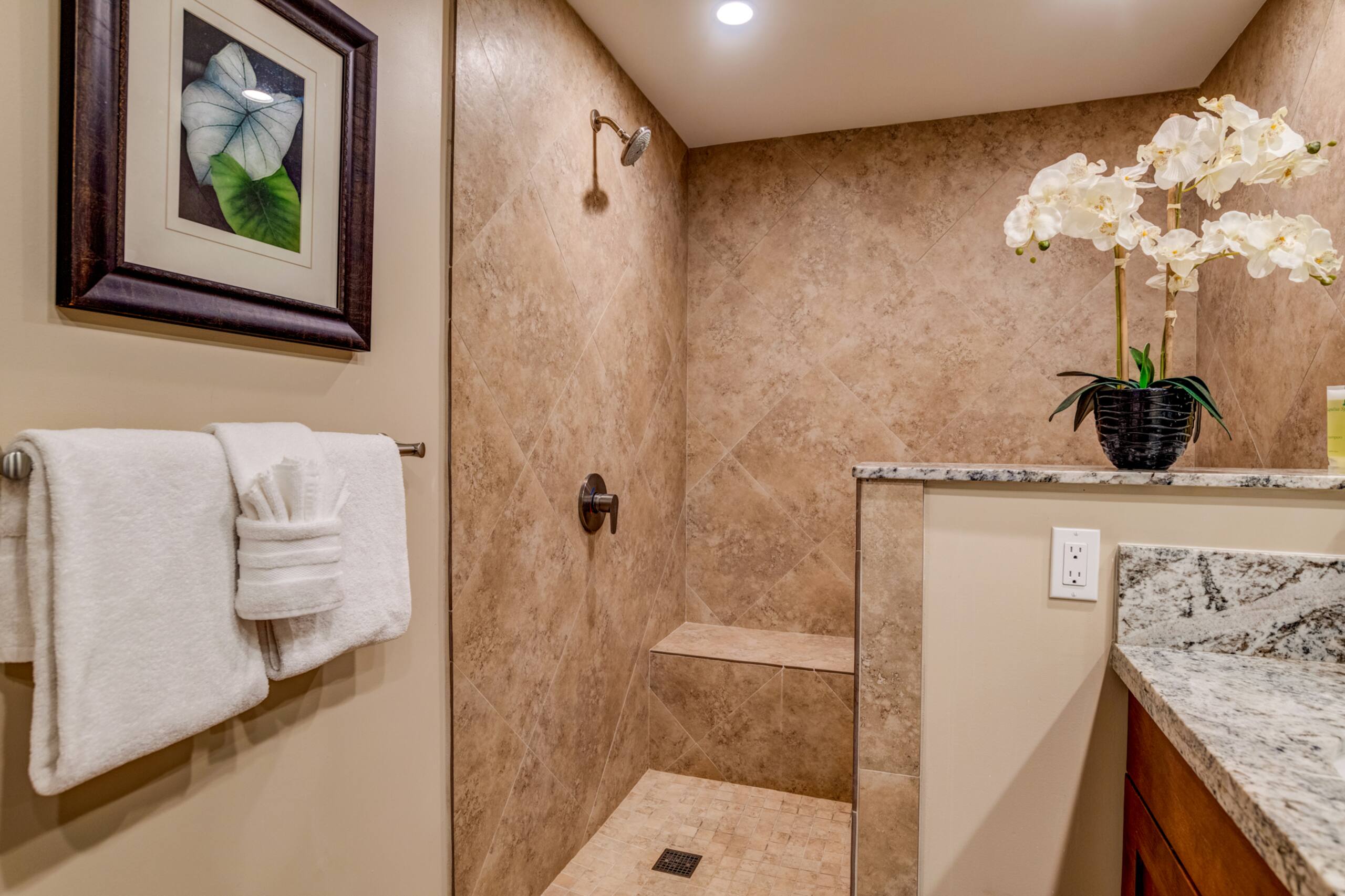 Condo in Lahaina · ★4.77 · 2 bedrooms · 3 beds · 2 shared baths - Image 21