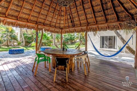 Sublime Beach Getaway Ideal for a Family Gathering