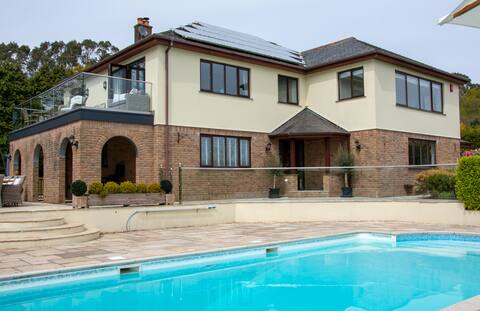 Hewas Water House with Pool, Hot Tub & Games Room
