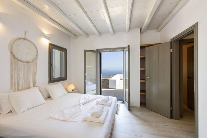 Rising Moon sea view villa near the beach gallery image 4