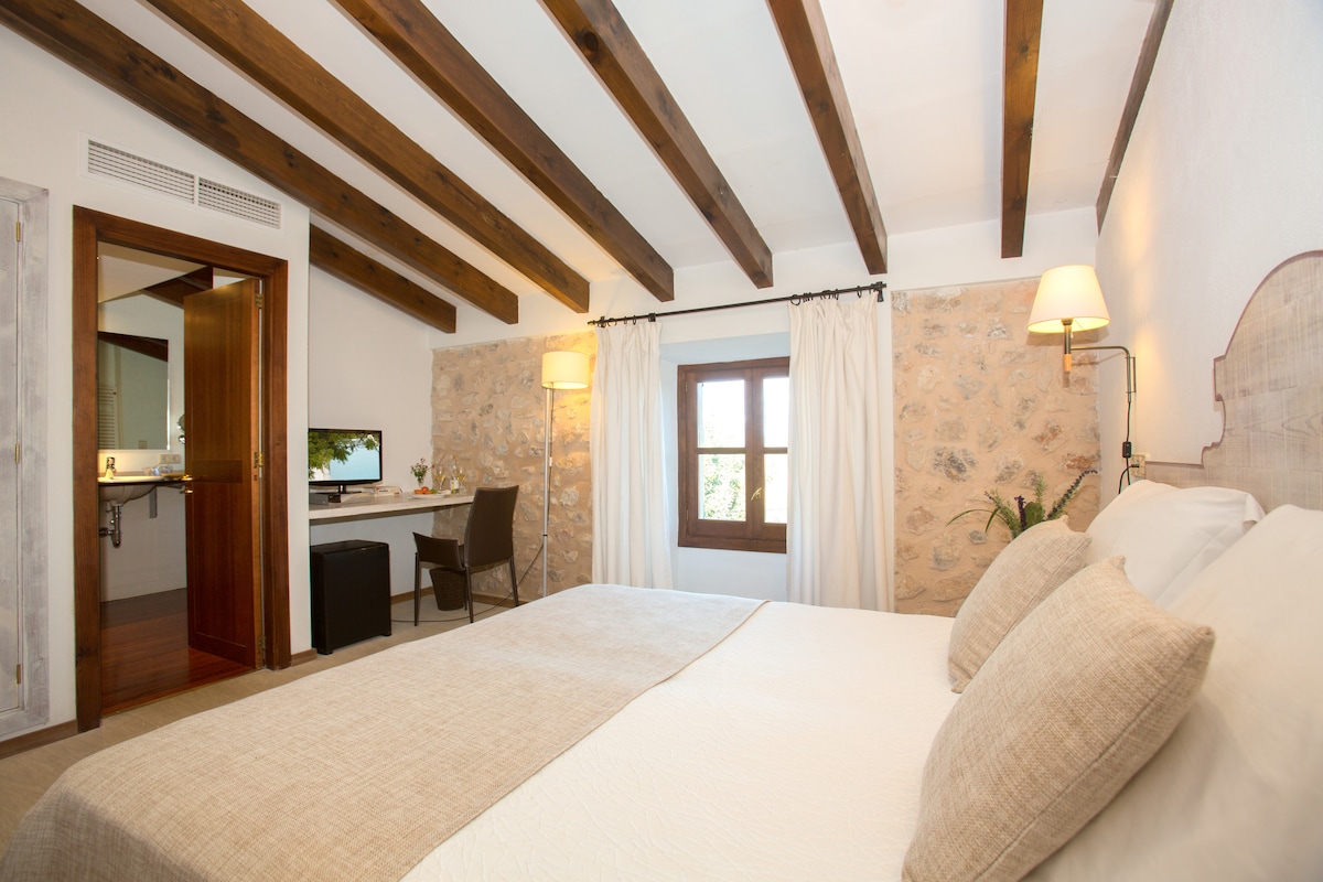 Double Room with Breakfast 3