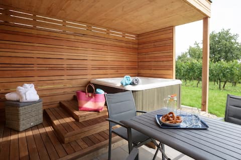 gentiane with jacuzzi le clos des vignes