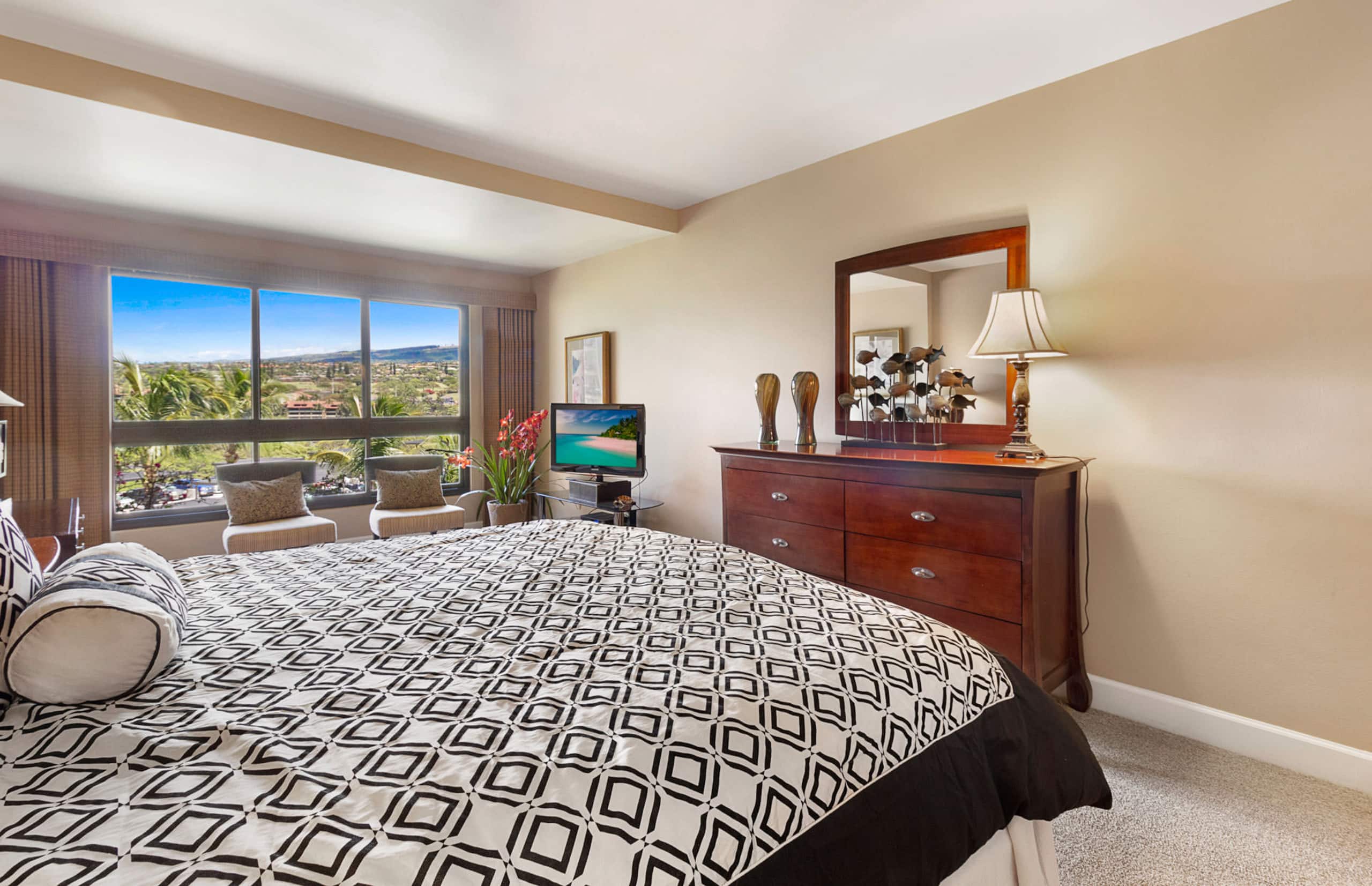 Condo in Lahaina · ★5.0 · 4 bedrooms · 6 beds · 4 baths - Image 17