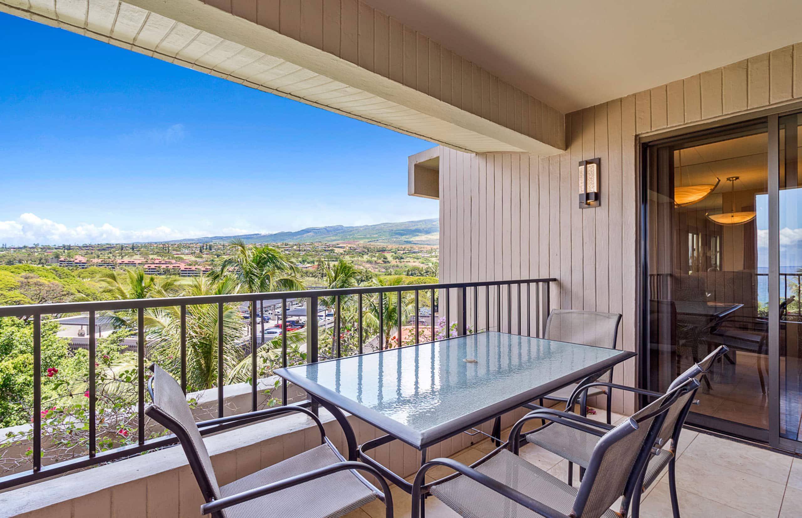 Condo in Lahaina · ★5.0 · 4 bedrooms · 6 beds · 4 baths - Image 14