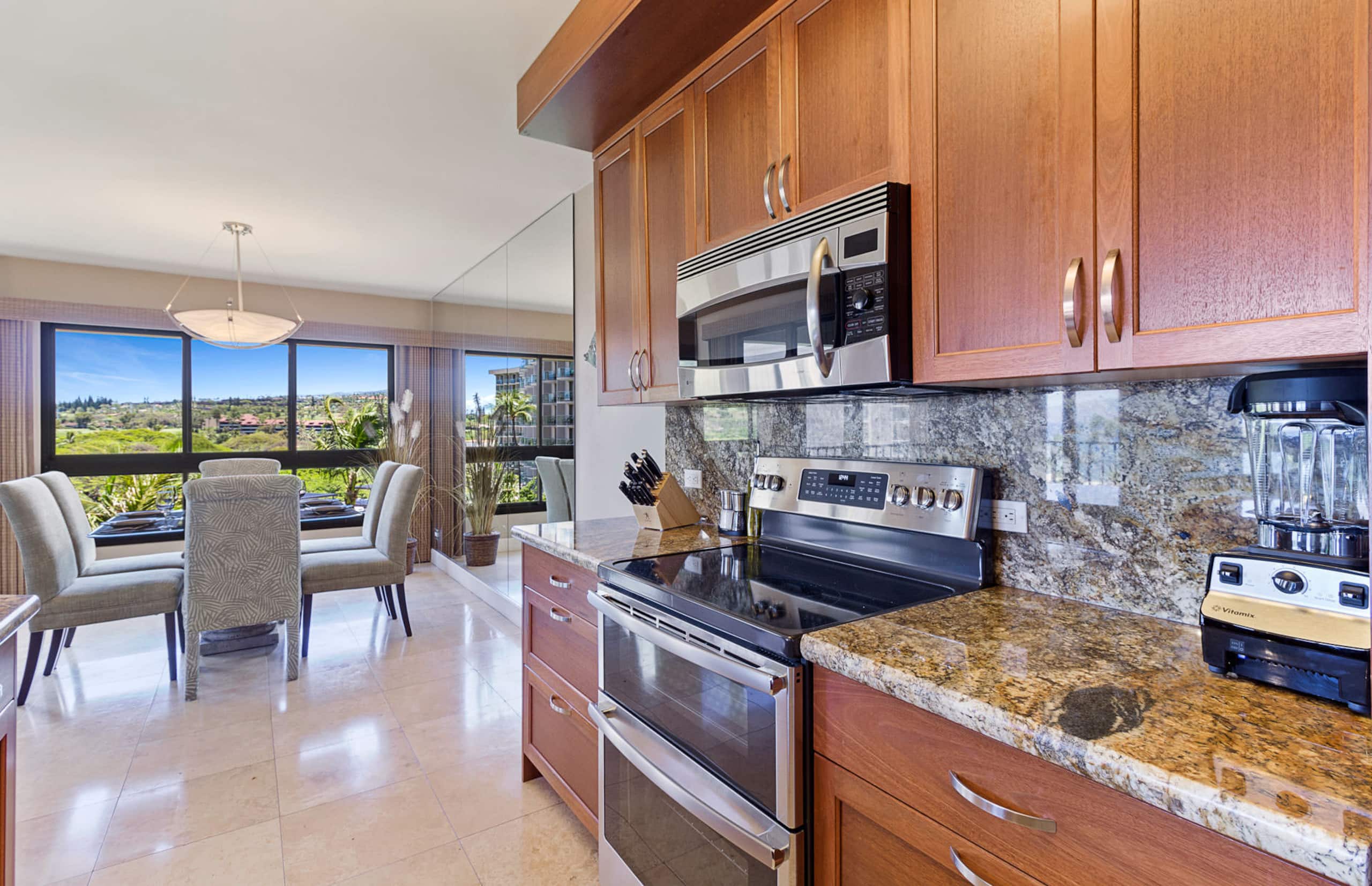 Condo in Lahaina · ★5.0 · 4 bedrooms · 6 beds · 4 baths - Image 6