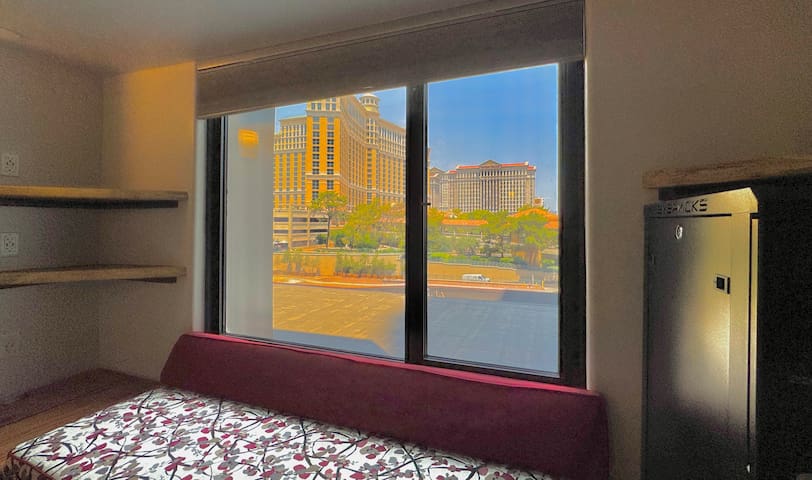 LVStripHouse JC408 – Modern 2BD/2BA Condo Sleeps 8