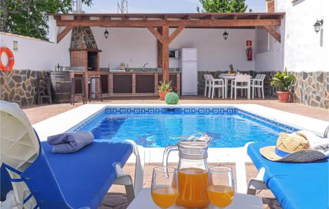Awesome home in Algatocín