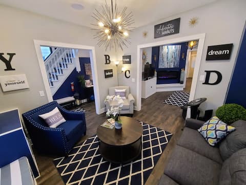 !Luxury Designed Listing! - Downtown - Soaker Tub