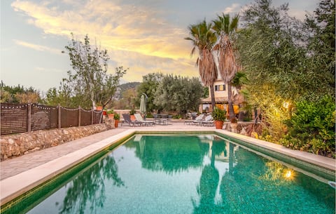 Beautiful home in Alaró