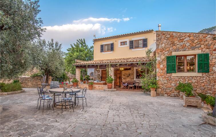 Beautiful home in Alaró gallery image 2