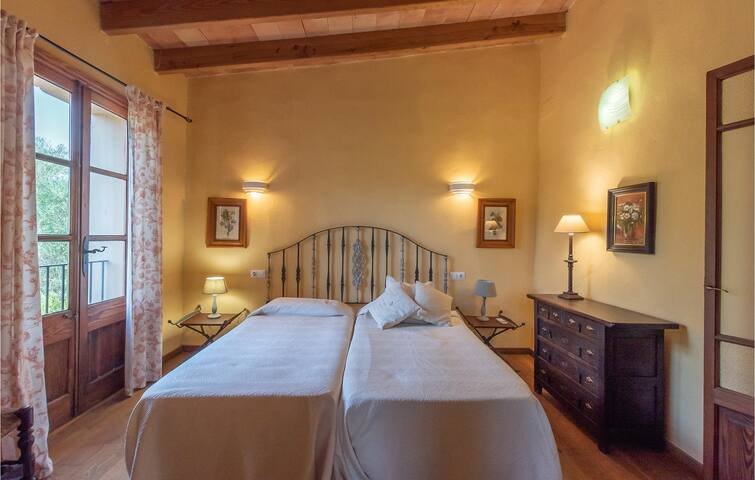 Beautiful home in Alaró gallery image 5