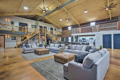 'The Copper Roost': Lake Texoma Escape w/ Hot Tub