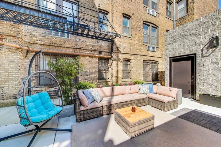 East Lincoln Park Gem: Spacious 4BR apartment with gallery image 5
