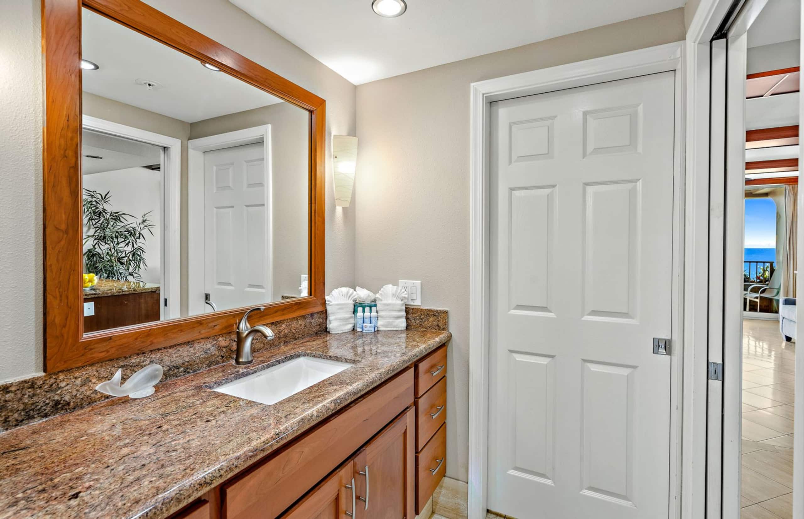 Condo in Lahaina · ★4.7 · Studio · 2 beds · 1 bath - Image 16