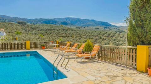 Casas de Paquita Stable Montefrío by Ruralidays