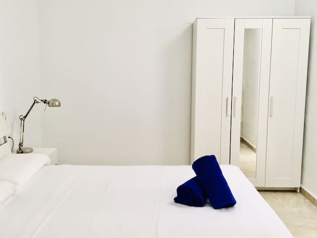 Apartamentos y Villas Anjomacar en Tahiche managed Airbnb listing 1
