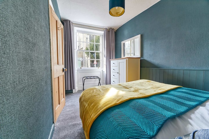 The Blacksmiths, Morpeth - Host and stay