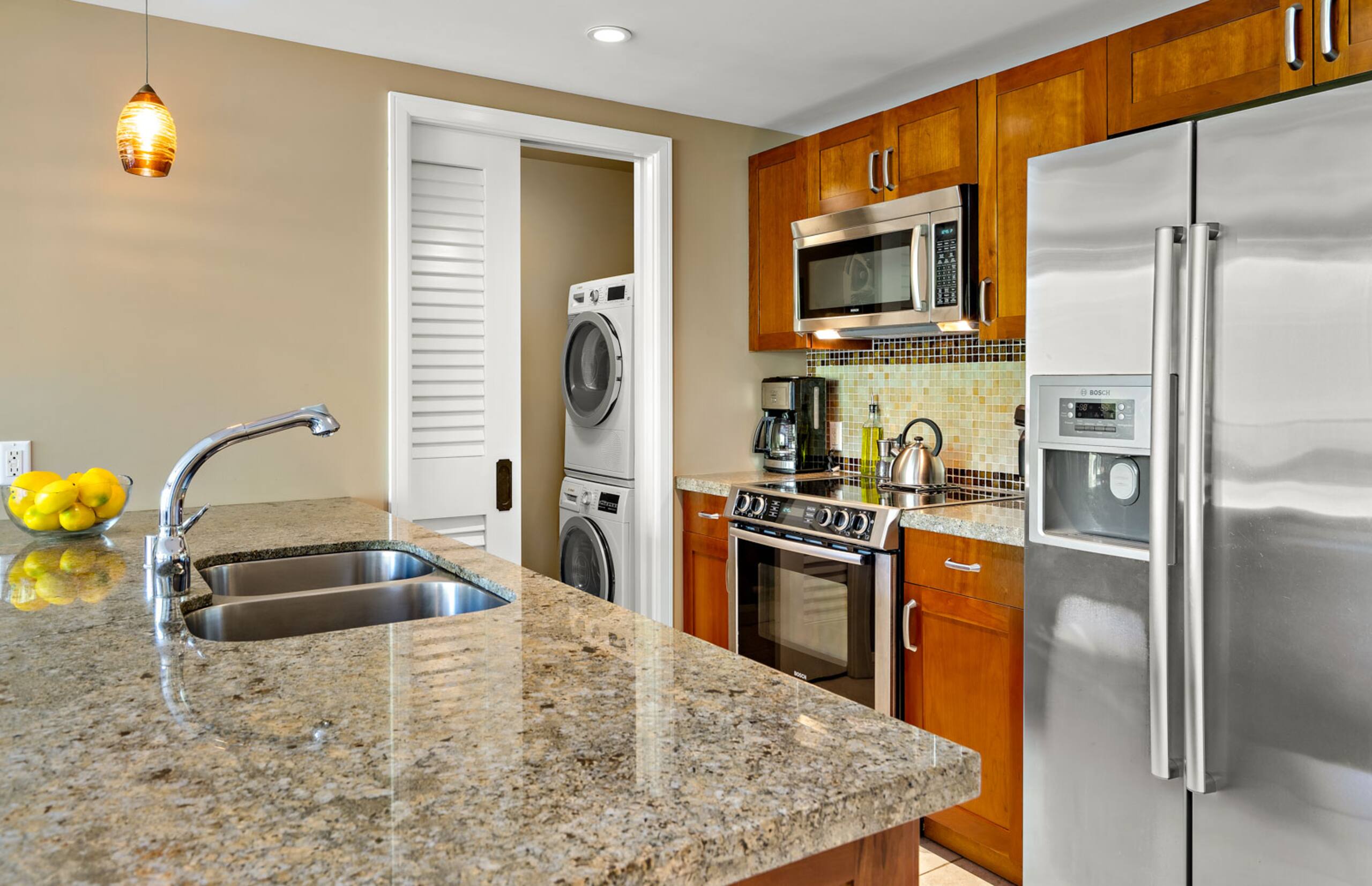 Condo in Lahaina · ★4.8 · 1 bedroom · 2 beds · 1 bath - Image 13