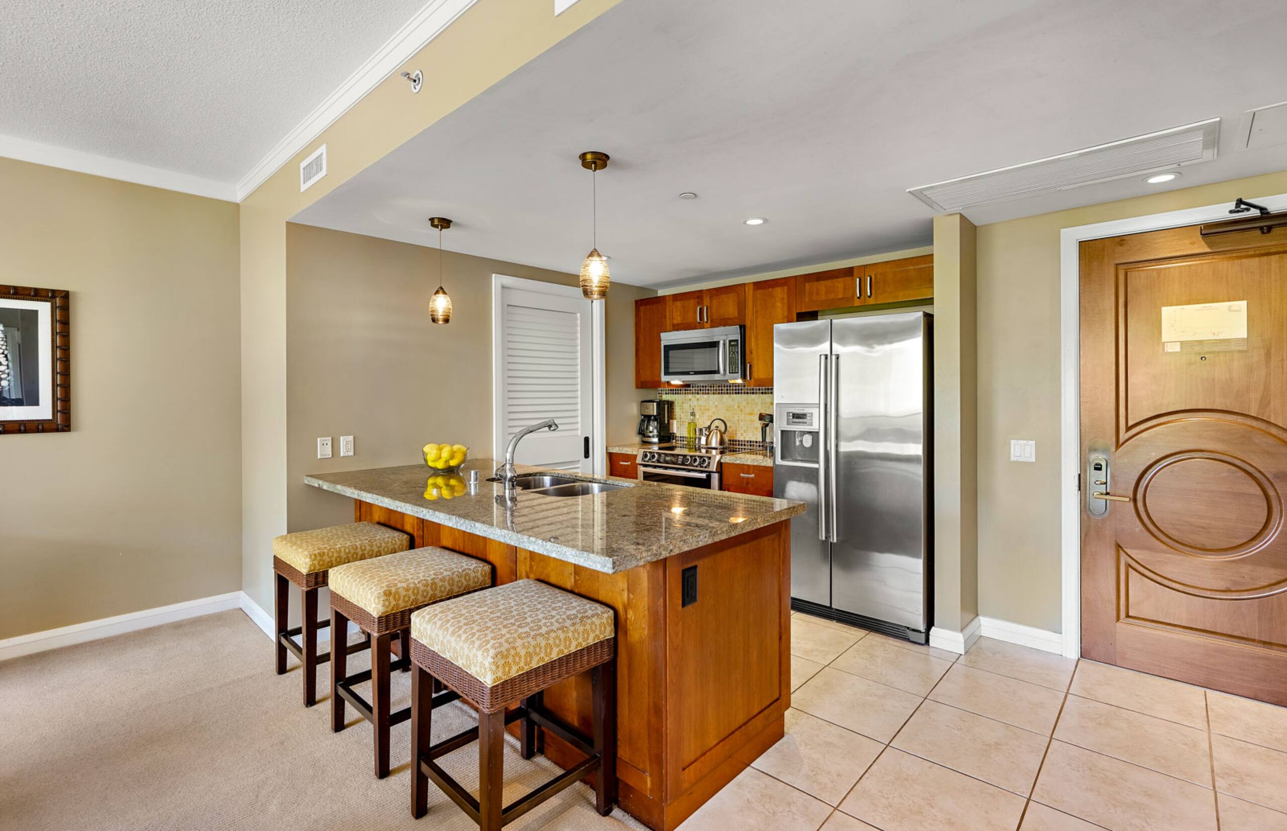 Condo in Lahaina · ★4.8 · 1 bedroom · 2 beds · 1 bath - Image 6