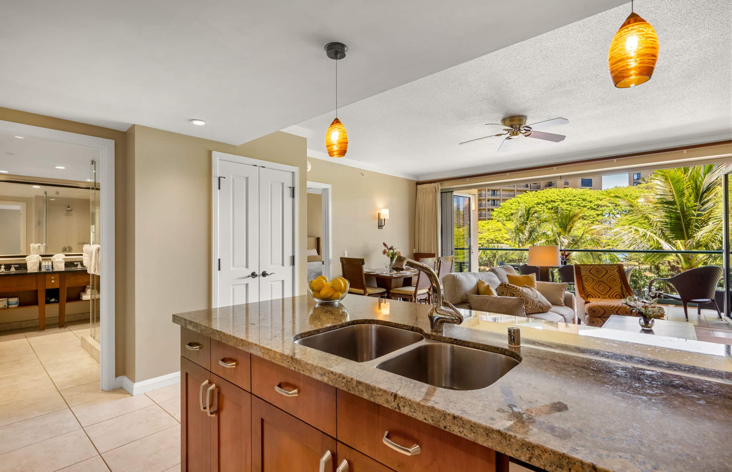 Condo in Lahaina · ★4.8 · 1 bedroom · 2 beds · 1 bath - Image 5