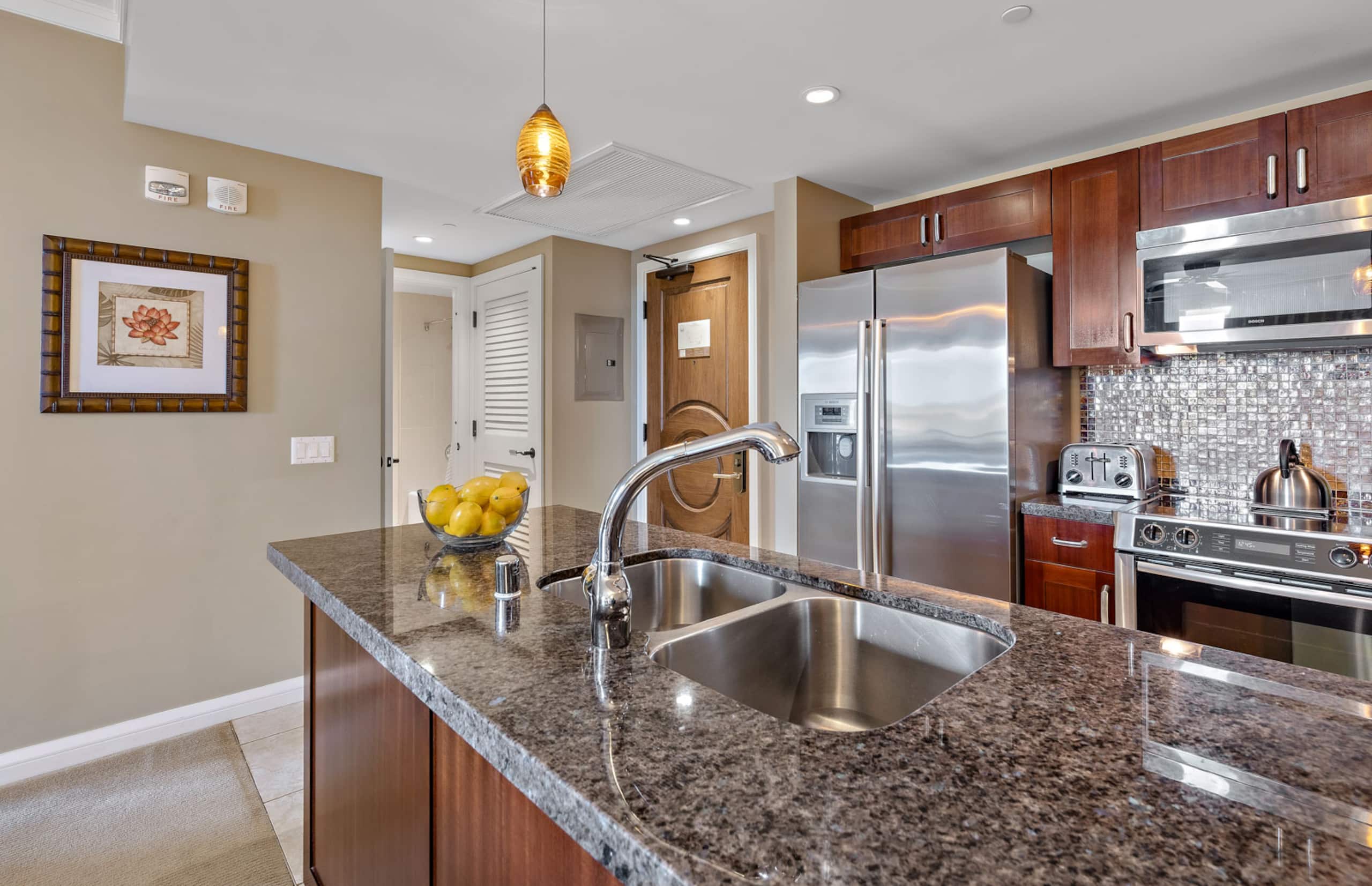 Condo in Lahaina · ★4.76 · 1 bedroom · 2 beds · 1 bath - Image 5