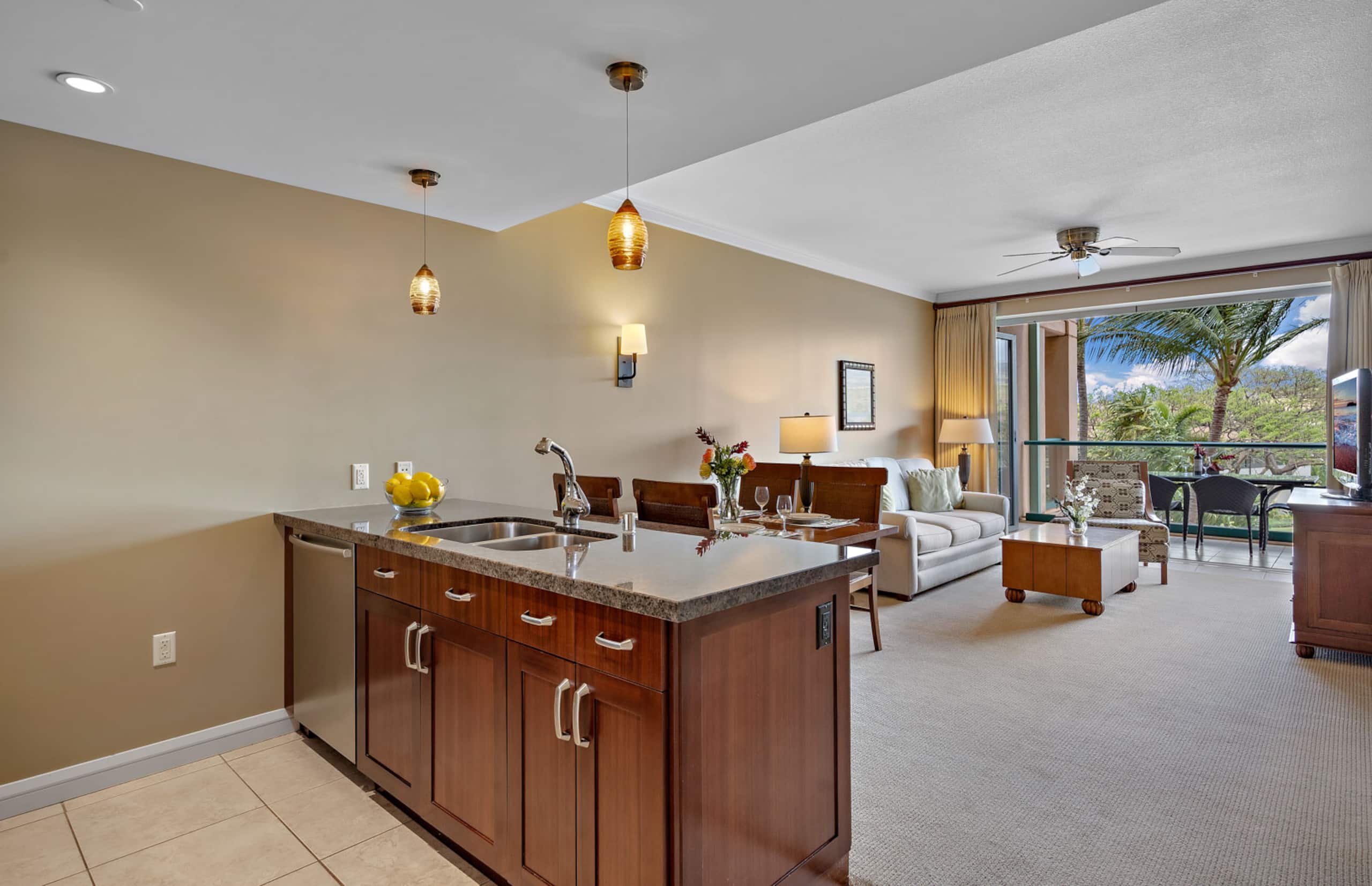 Condo in Lahaina · ★4.76 · 1 bedroom · 2 beds · 1 bath - Image 2