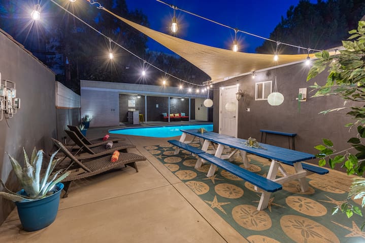 5BR NoHo Fun in the Sun! Pool, Cabana & BBQ! gallery image 2