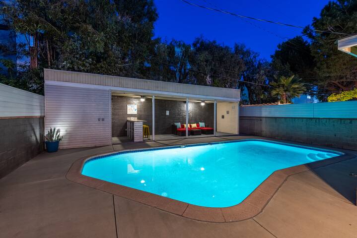 5BR NoHo Fun in the Sun! Pool, Cabana & BBQ! gallery image 4