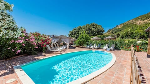 Finca del Roble Antequera - La Higuera by Ruralidays.