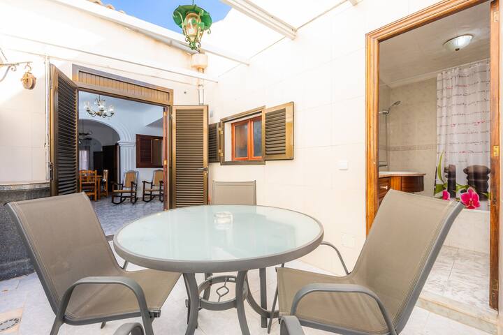 Cas Padrins gallery image 3