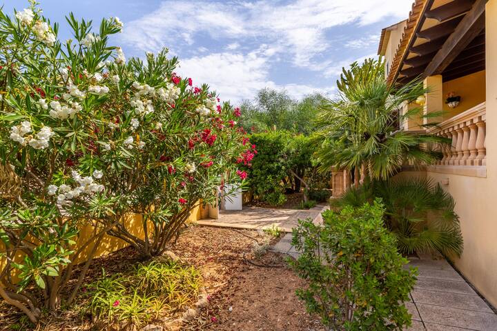 S Estanyol gallery image 5